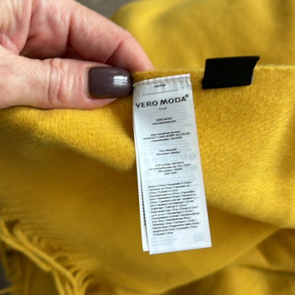 Brand new Vero Moda, mustard scarf great condition - Picture 5 of 5